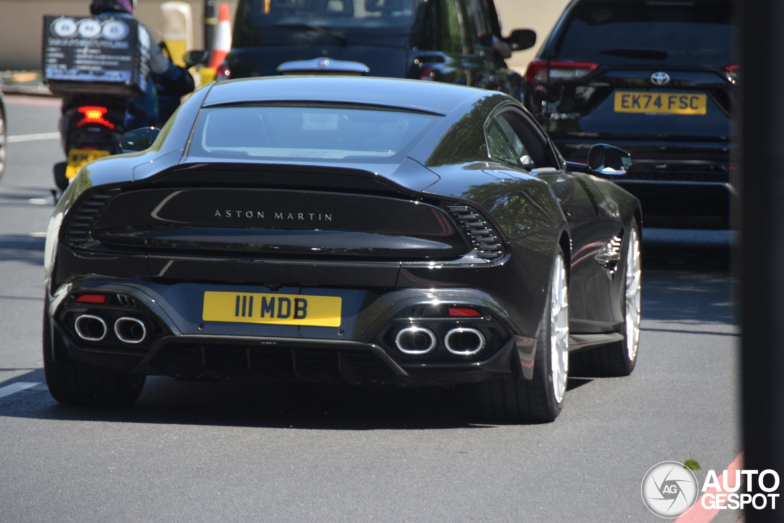 Aston Martin Vanquish 2025