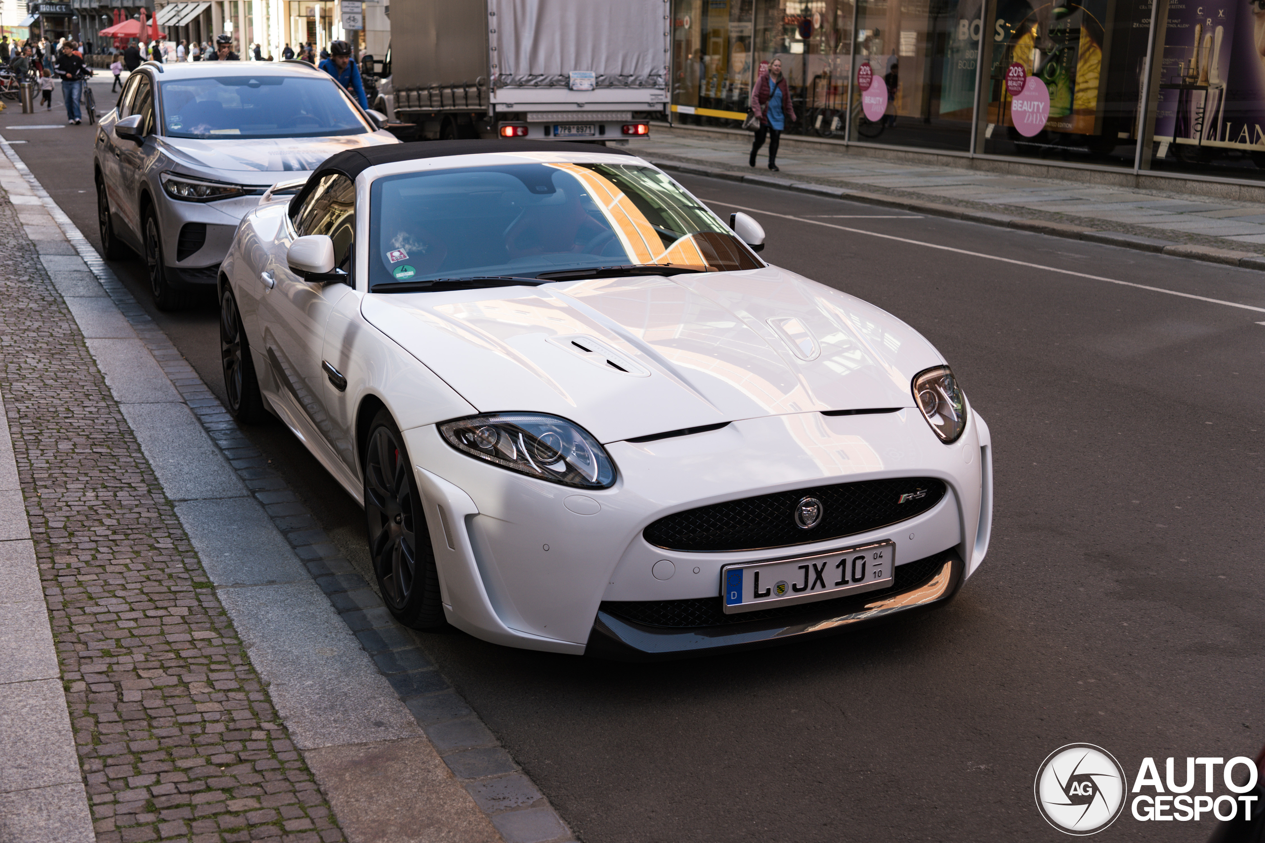 Jaguar XKR-S Convertible 2012