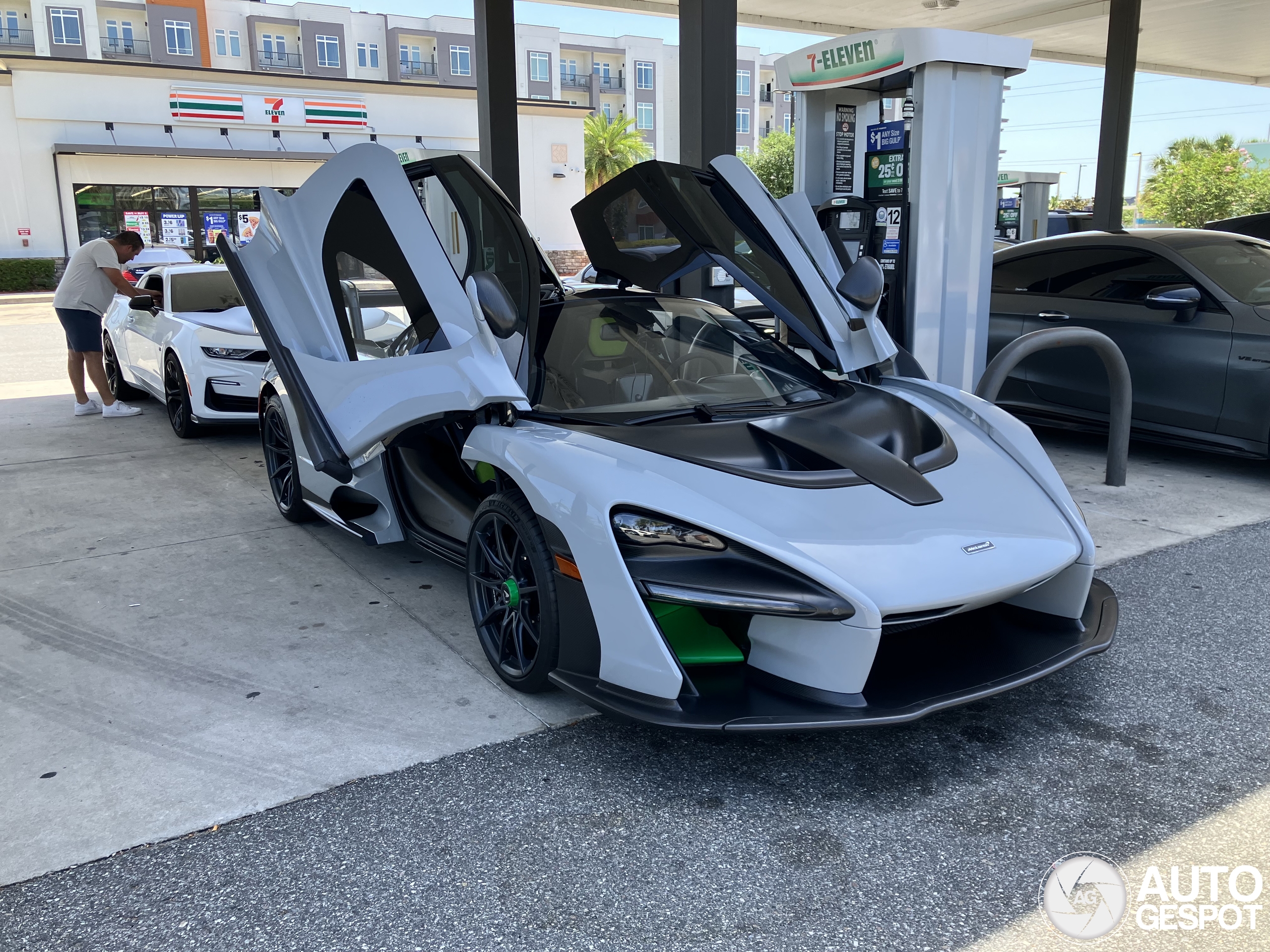 McLaren Senna