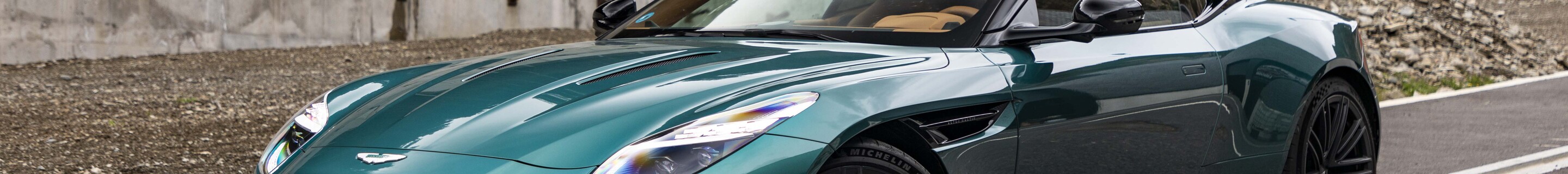 Aston Martin DB12