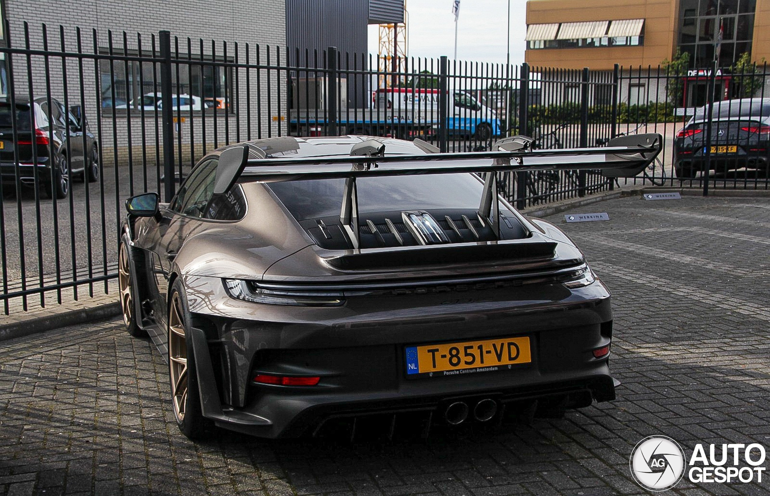 Porsche 992 GT3 RS Weissach Package