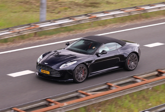 Aston Martin DB12 Volante