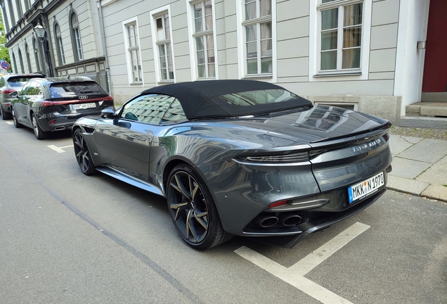 Aston Martin DBS Superleggera Volante