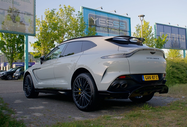Aston Martin DBX707