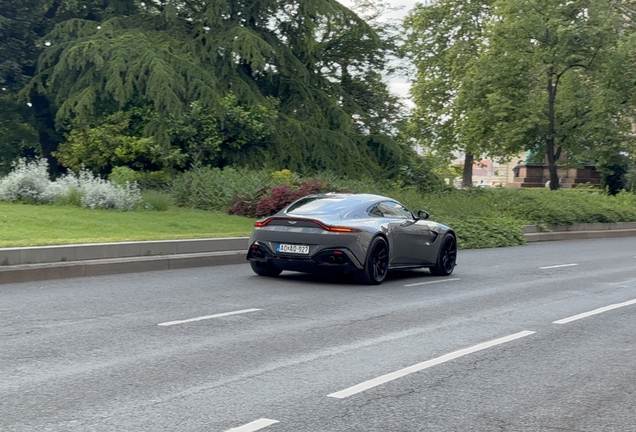 Aston Martin V8 Vantage 2018
