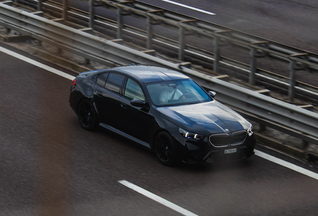 BMW M5 G90