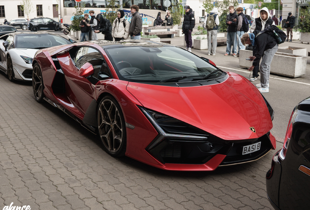 Lamborghini Revuelto