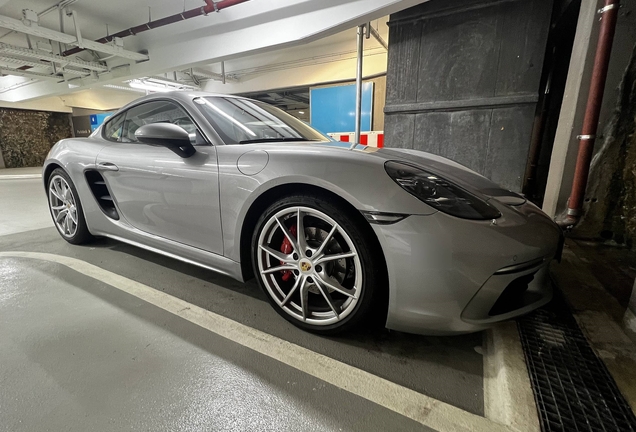 Porsche 718 Cayman S