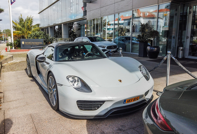 Porsche 918 Spyder Weissach Package
