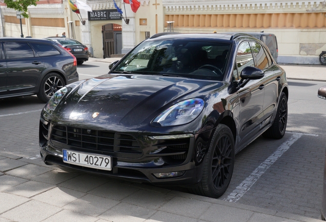 Porsche 95B Macan GTS