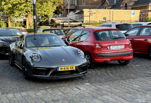 Porsche 992 Carrera 4S
