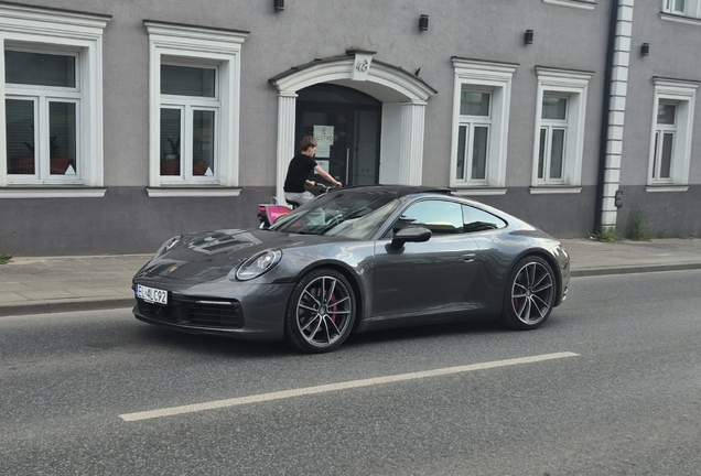 Porsche 992 Carrera 4S
