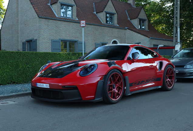 Porsche 992 GT3 RS Weissach Package