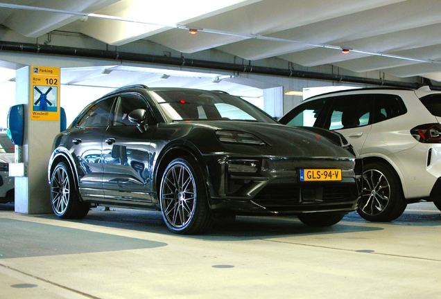 Porsche Macan EV Turbo