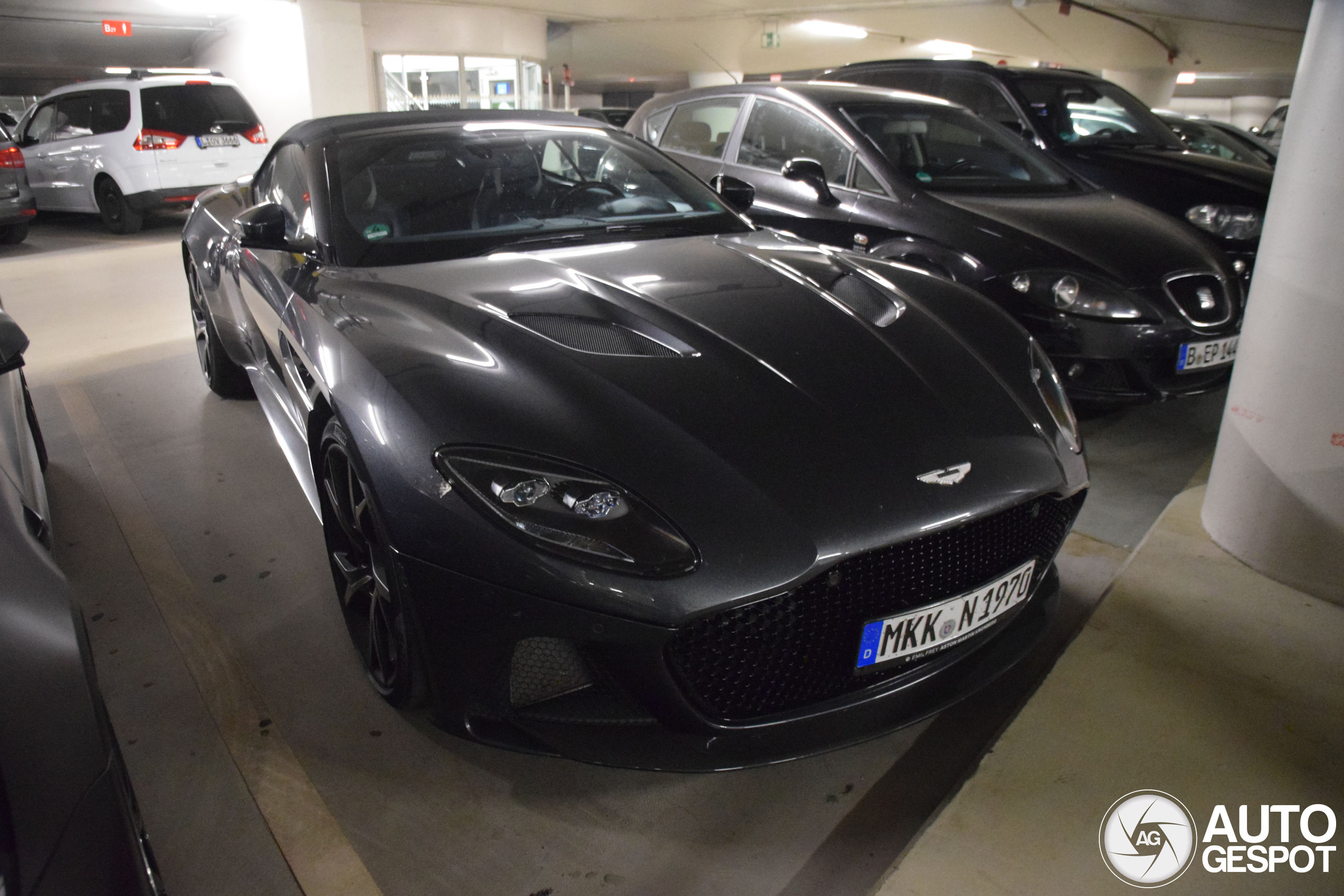 Aston Martin DBS Superleggera Volante