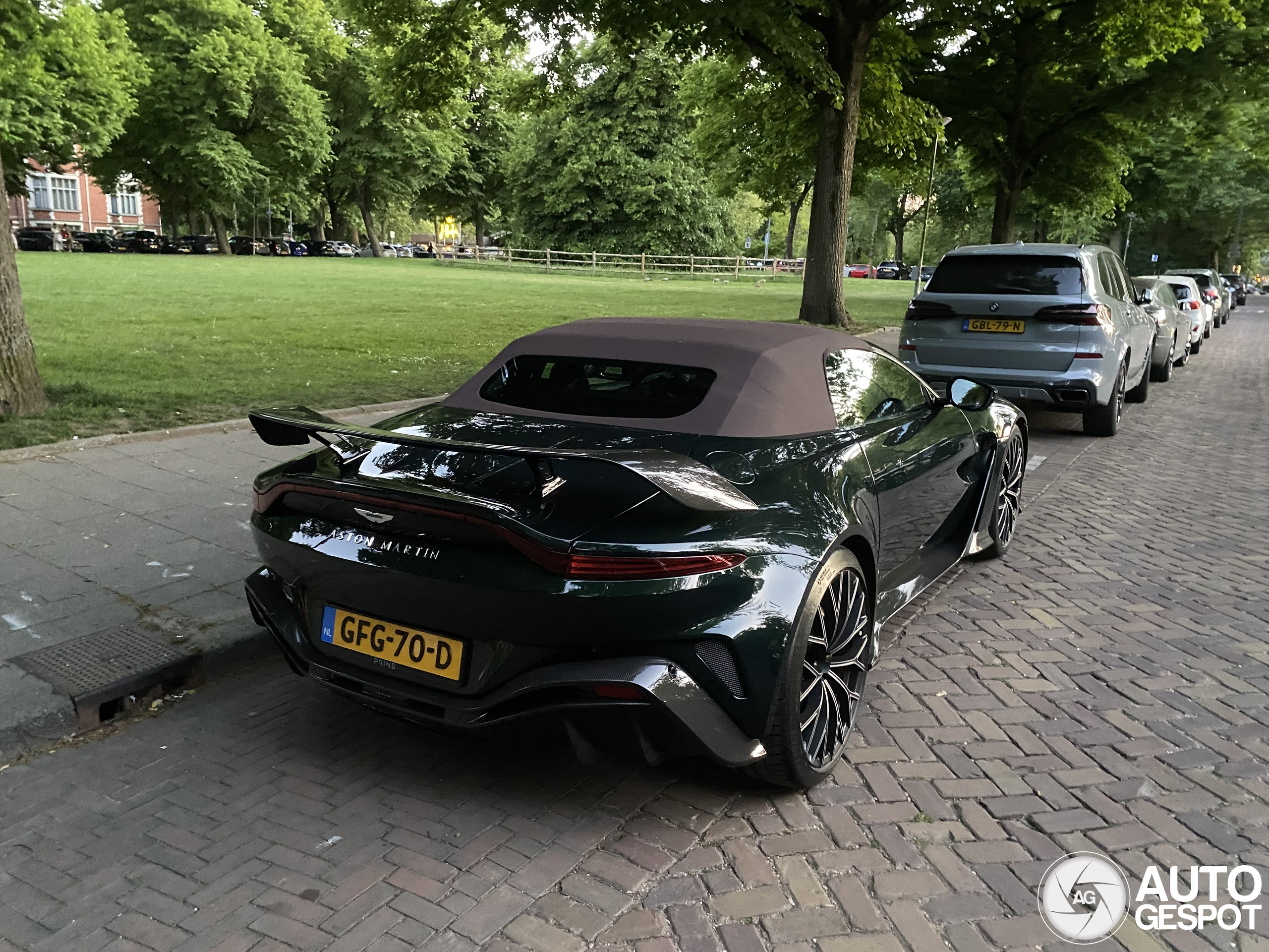 Aston Martin V12 Vantage Roadster 2023