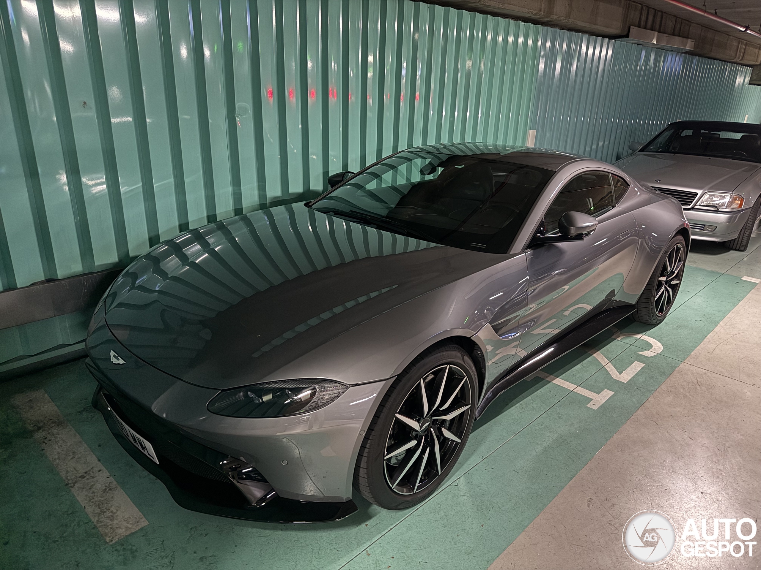 Aston Martin V8 Vantage 2018