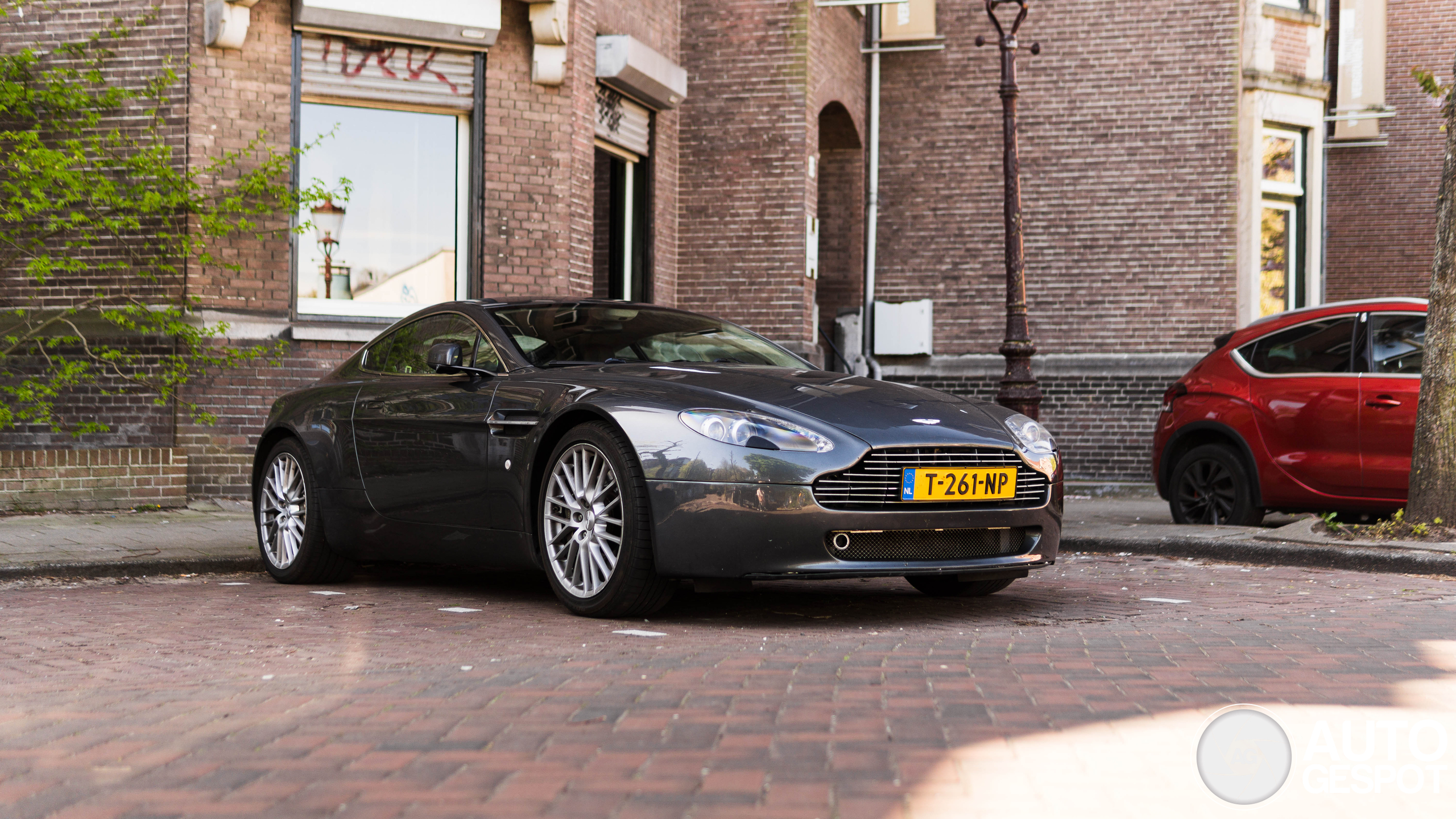 Aston Martin V8 Vantage