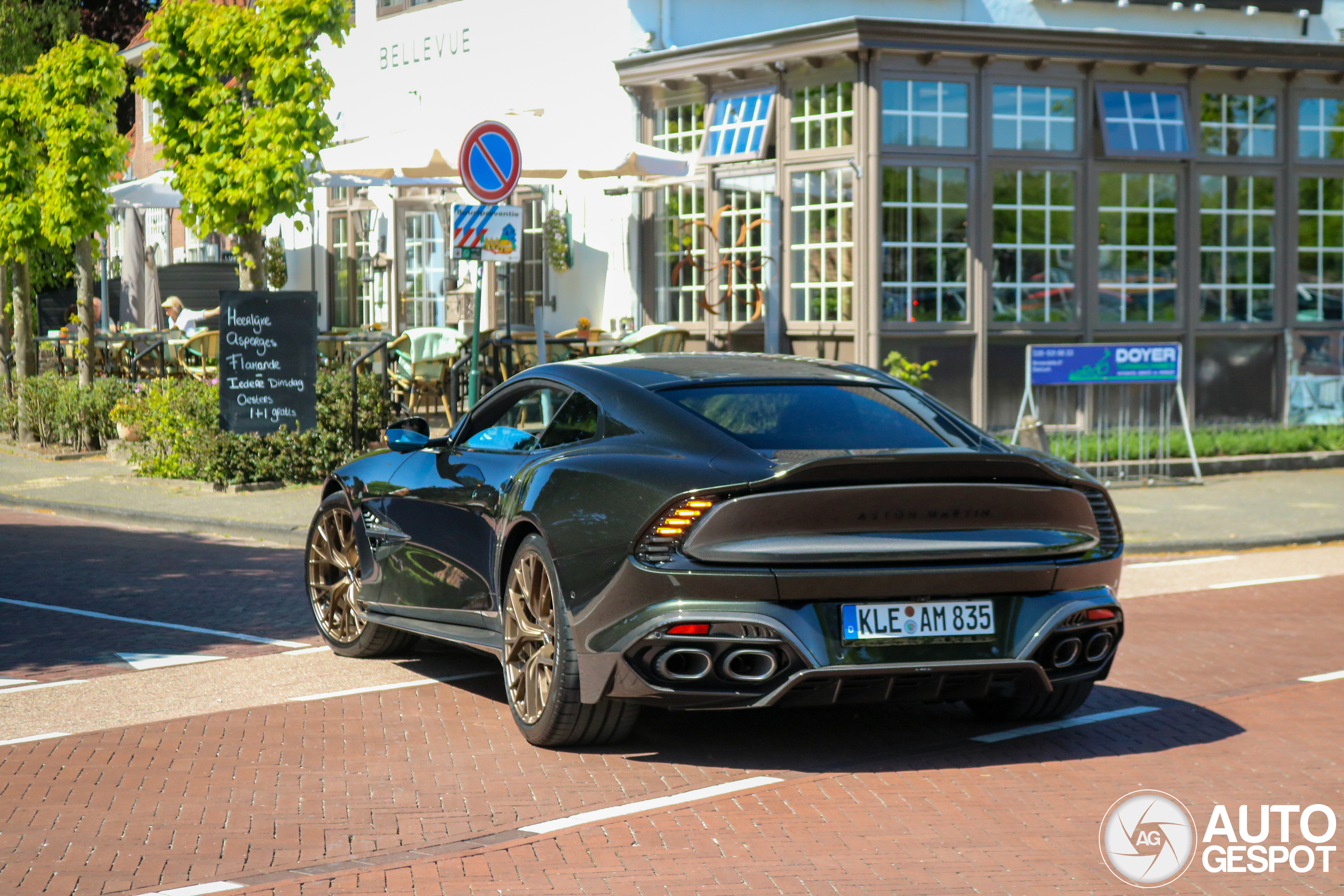 Aston Martin Vanquish 2025