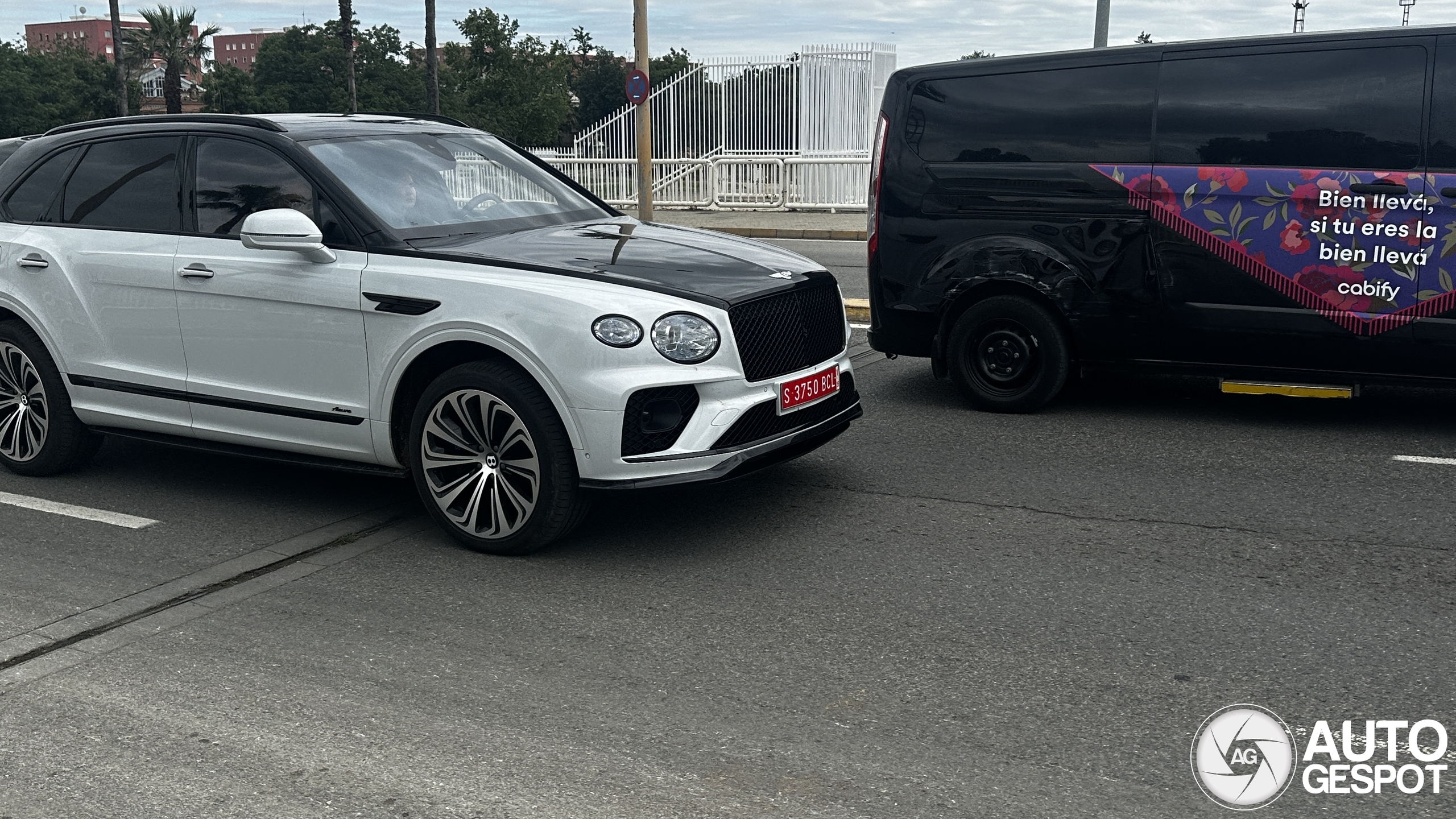 Bentley Bentayga Azure