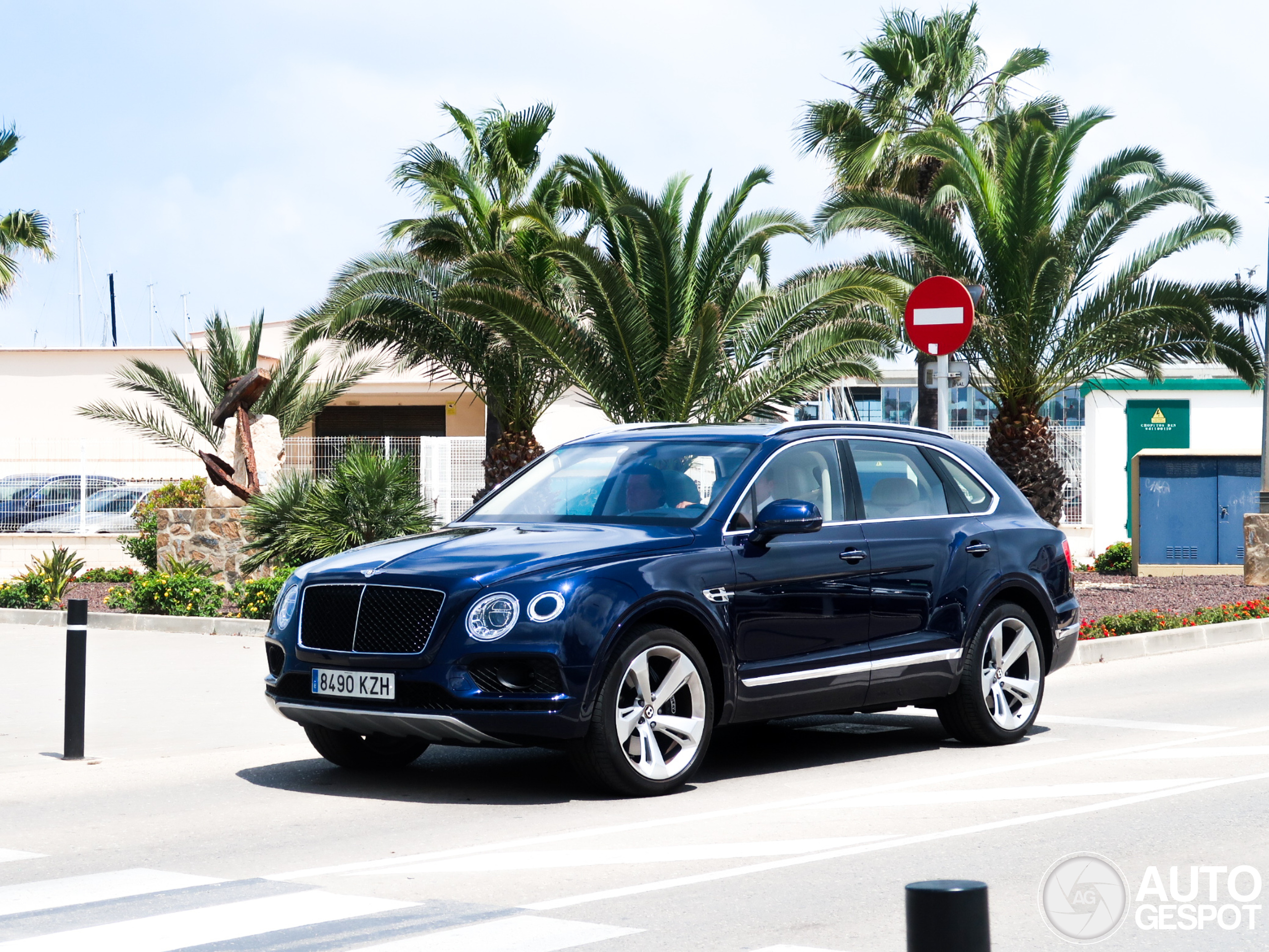 Bentley Bentayga V8