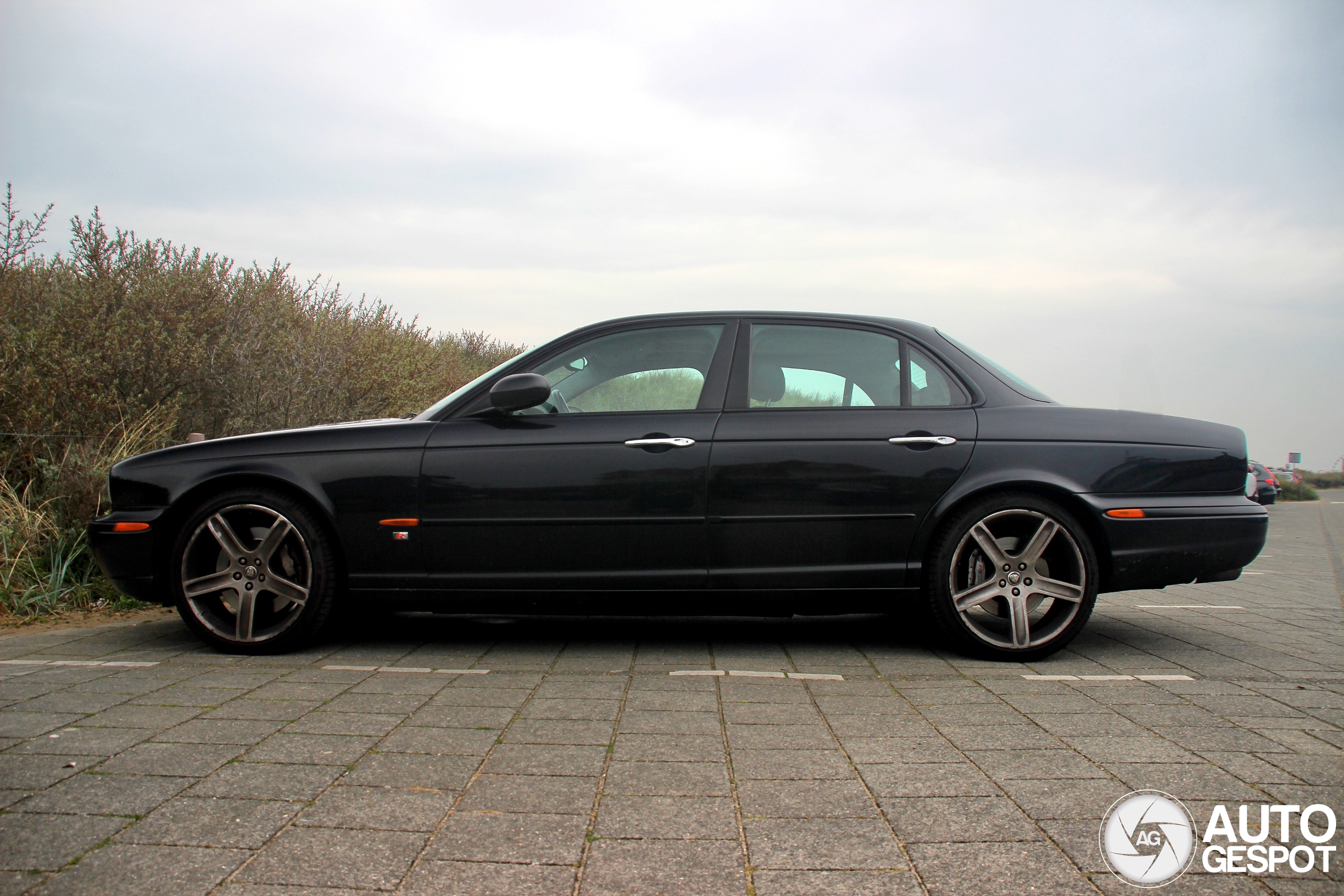 Jaguar XJR