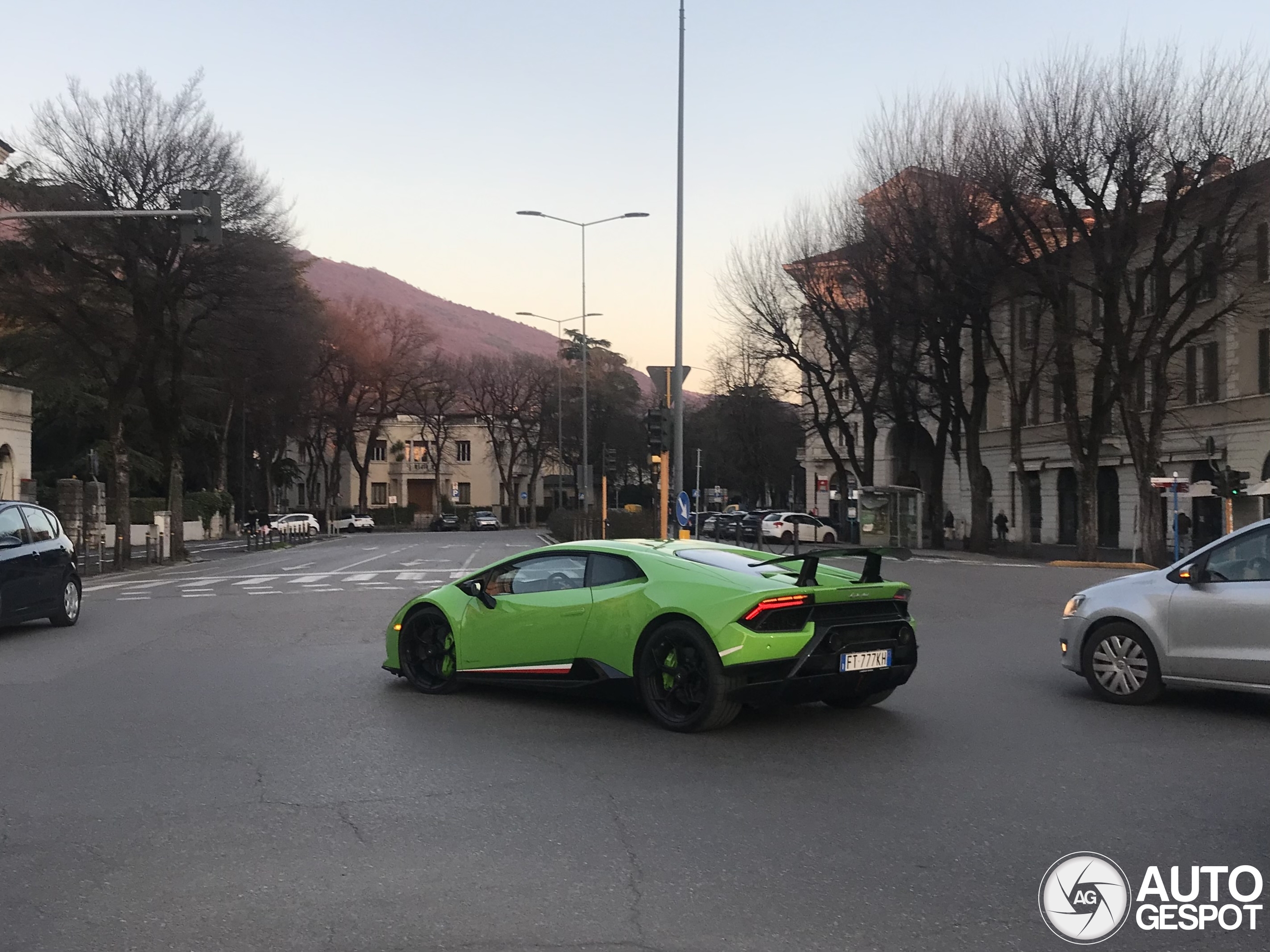 Lamborghini Huracán LP640-4 Performante