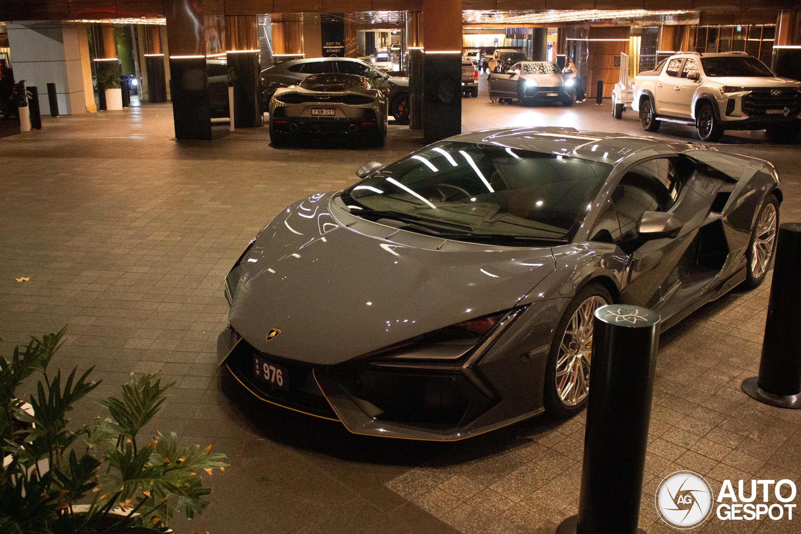 Lamborghini Revuelto