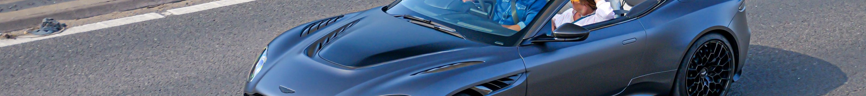 Aston Martin DBS 770 Ultimate Volante