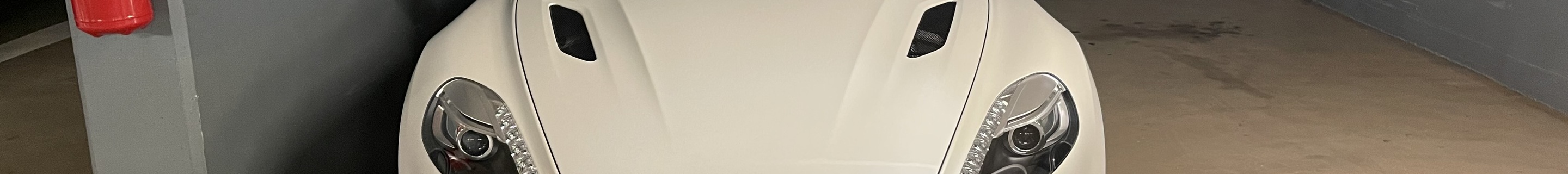 Aston Martin Vanquish 2013