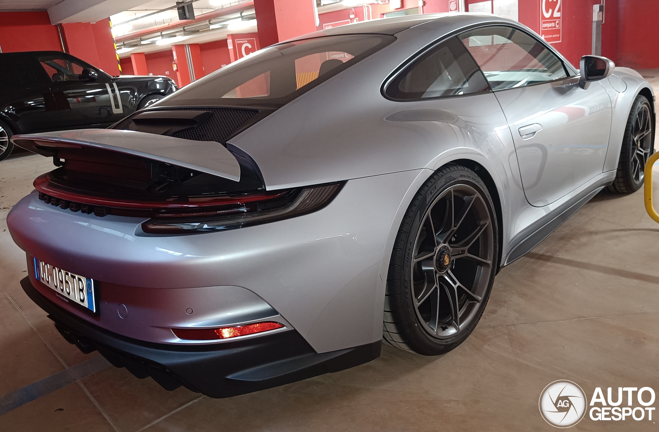 Porsche 992 GT3 Touring