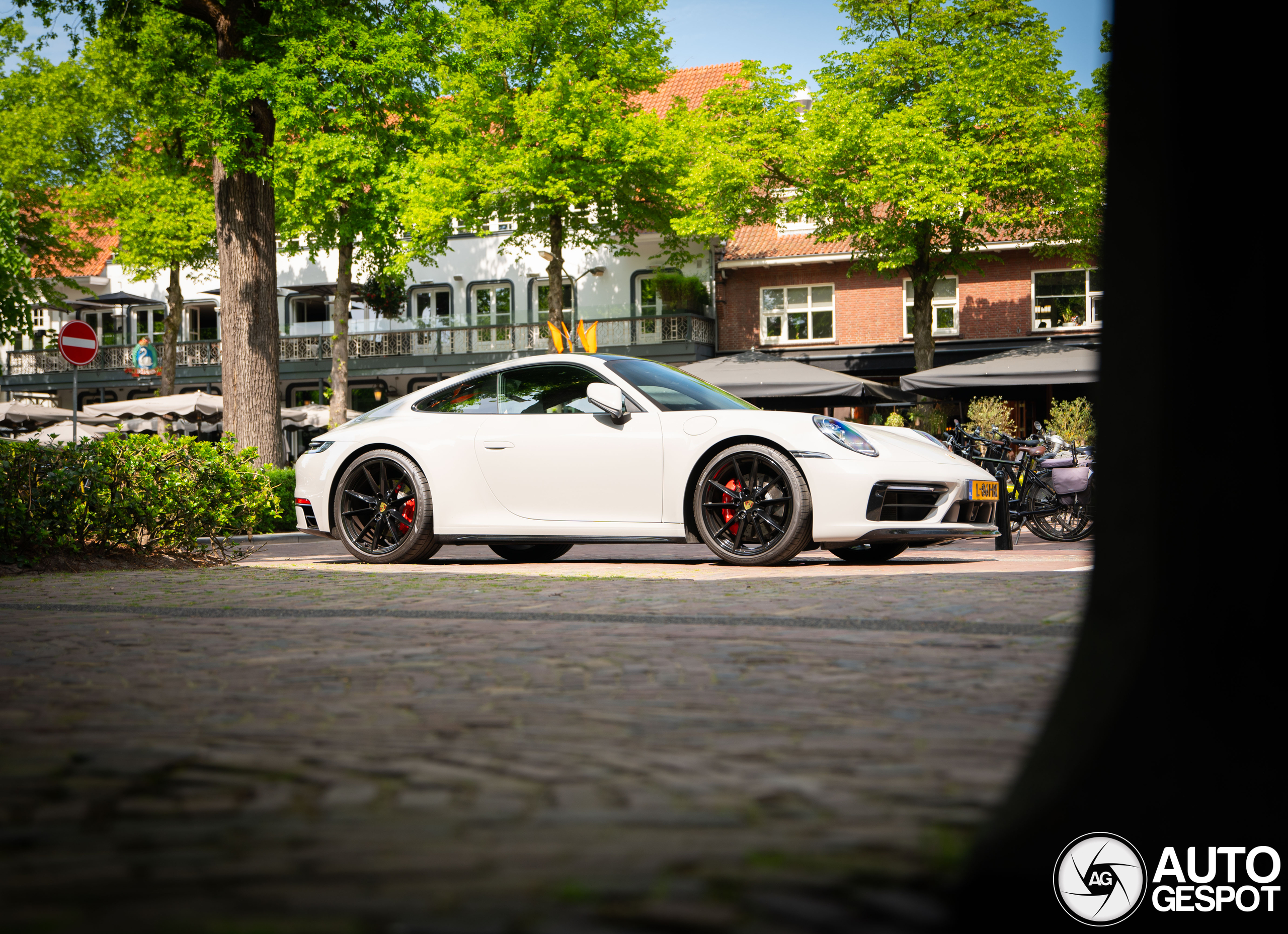 Porsche 992 Carrera 4S