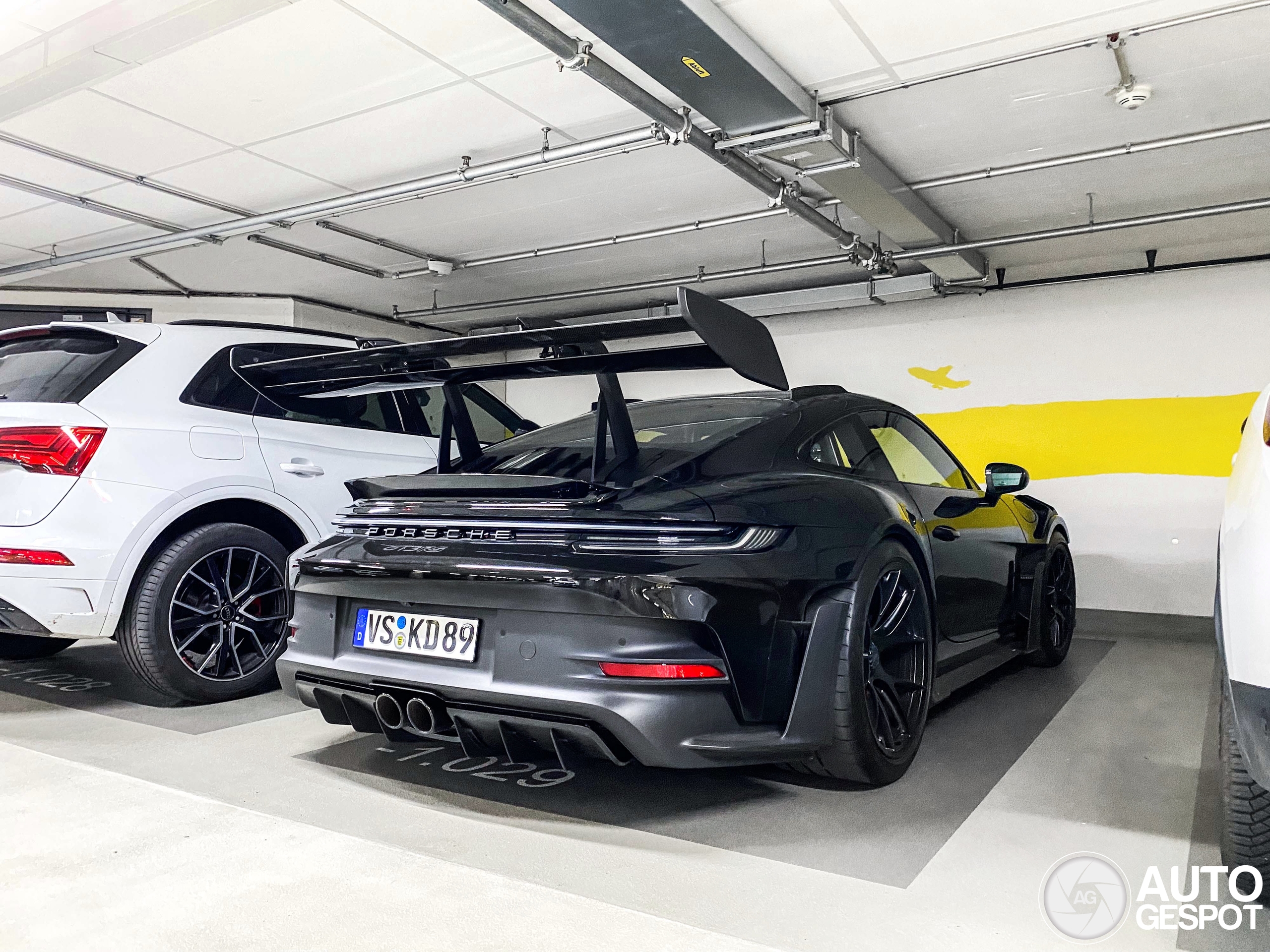 Porsche 992 GT3 RS Weissach Package