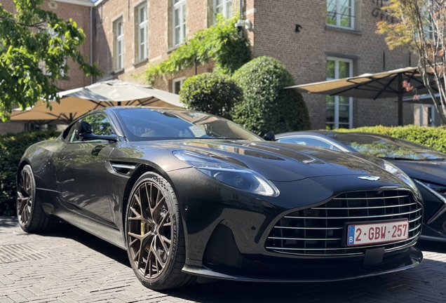 Aston Martin DB12