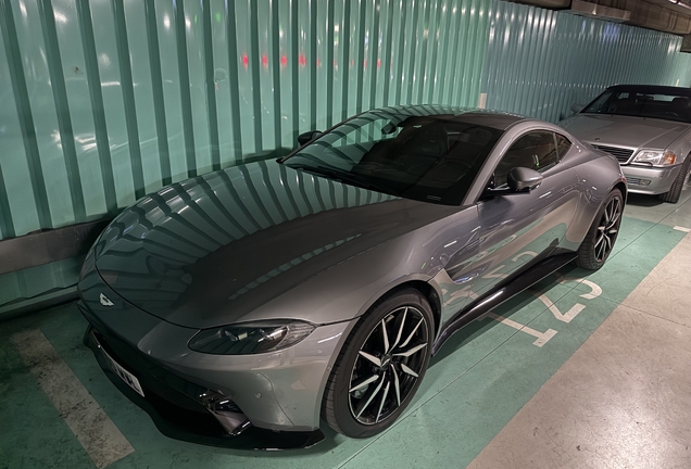 Aston Martin V8 Vantage 2018