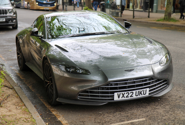 Aston Martin V8 Vantage 2018