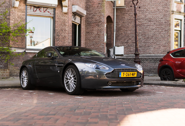 Aston Martin V8 Vantage