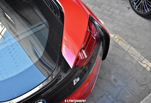 BMW i8 Protonic Red Edition