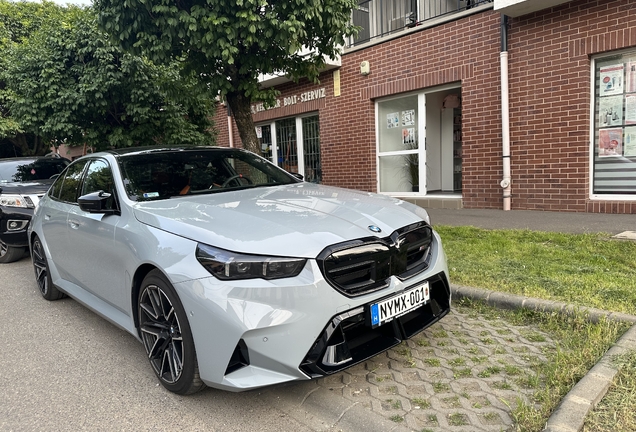 BMW M5 G90