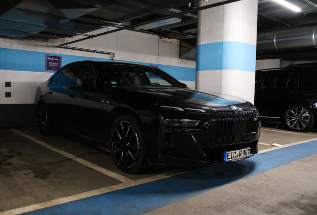 BMW M760e xDrive