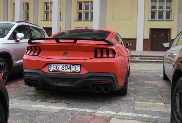 Ford Mustang Dark Horse 2024