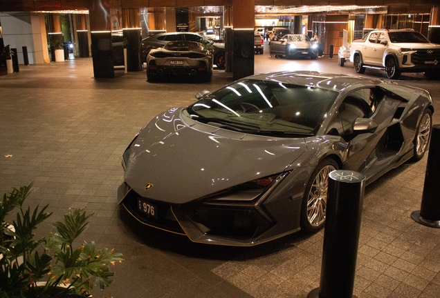 Lamborghini Revuelto