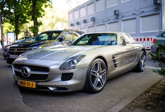 Mercedes-Benz SLS AMG