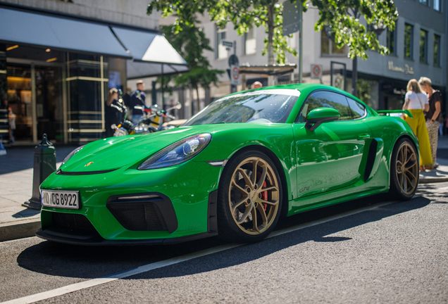 Porsche 718 Cayman GT4