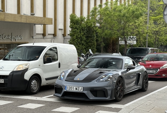 Porsche 718 Cayman GT4 RS Weissach Package