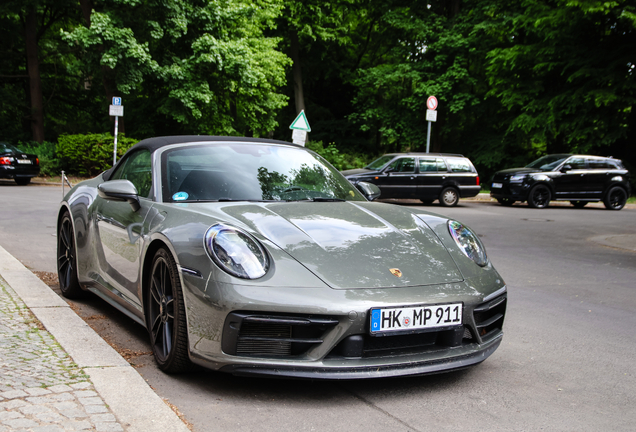 Porsche 992 Carrera 4 GTS Cabriolet
