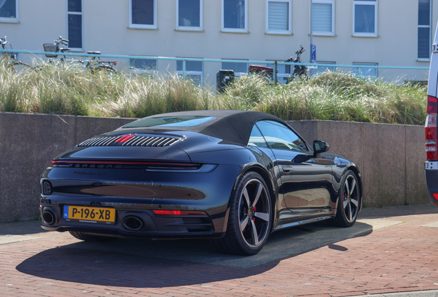 Porsche 992 Carrera 4S Cabriolet