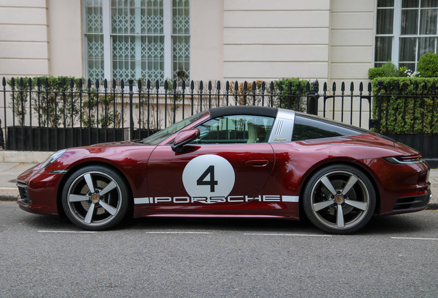 Porsche 992 Targa 4S Heritage Design Edition