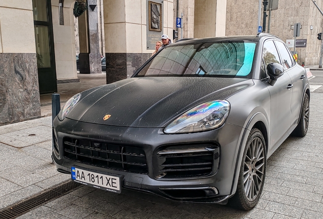 Porsche 9YA Cayenne GTS