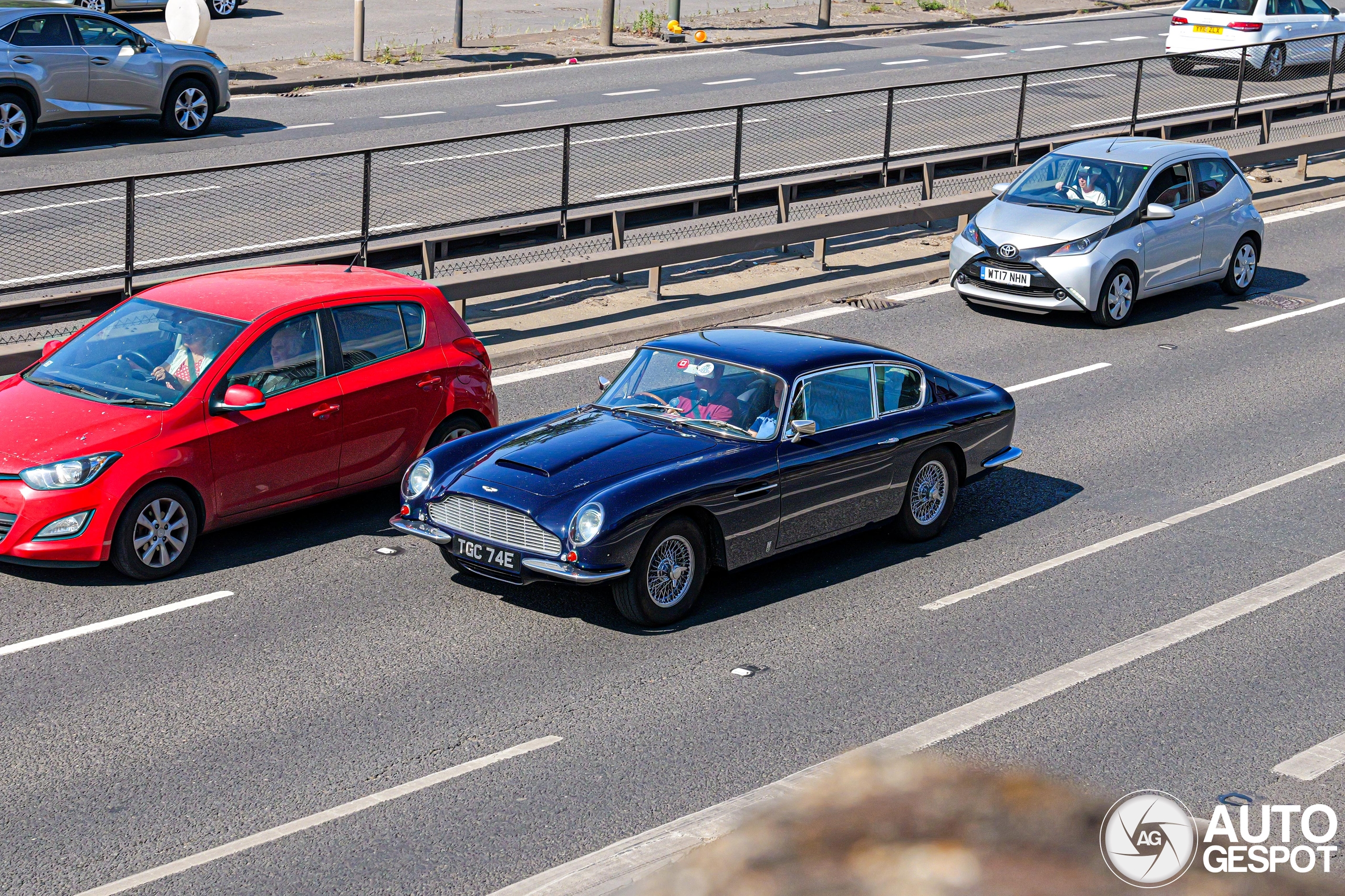 Aston Martin DB6 MKI